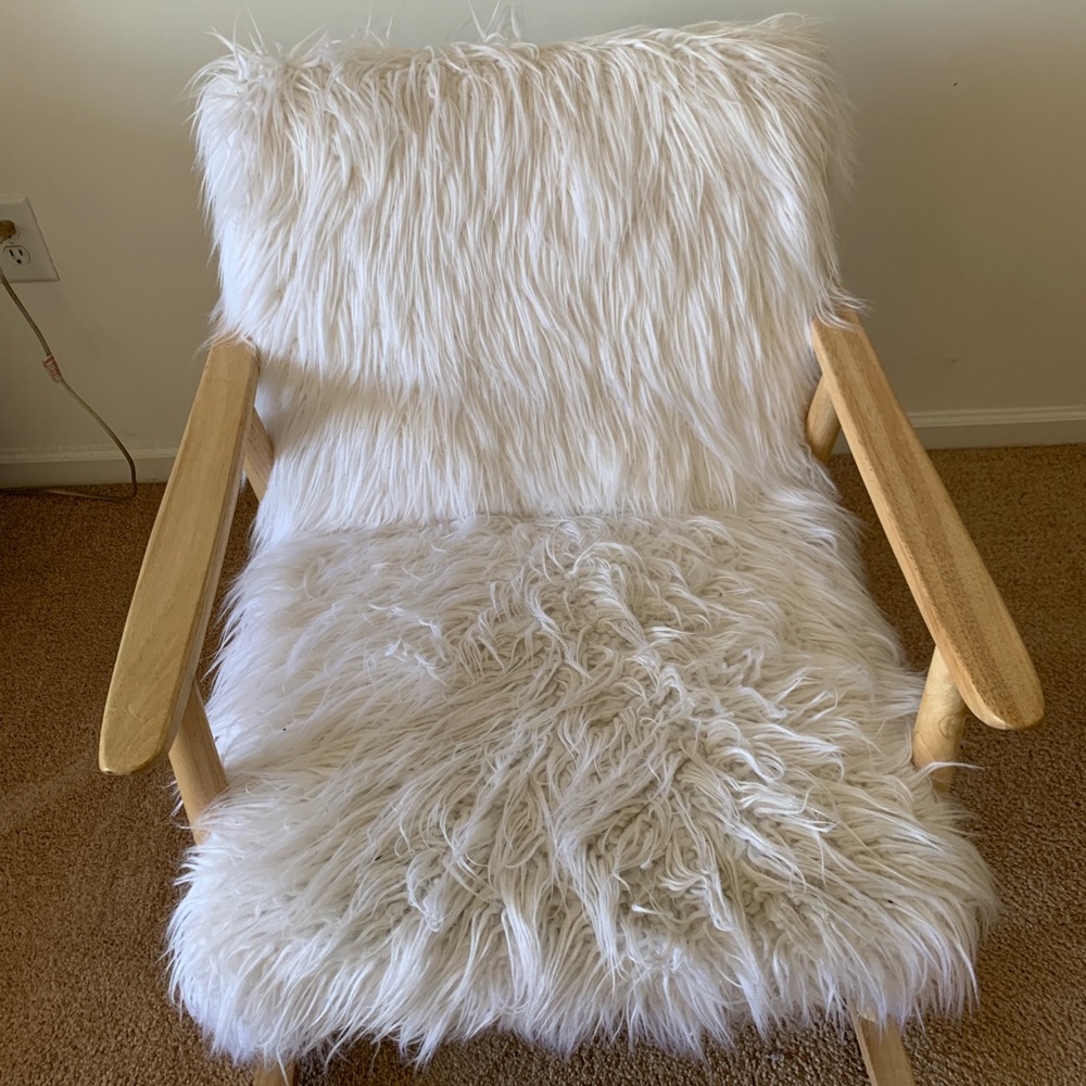 FUZZY ROCKING CHAIR